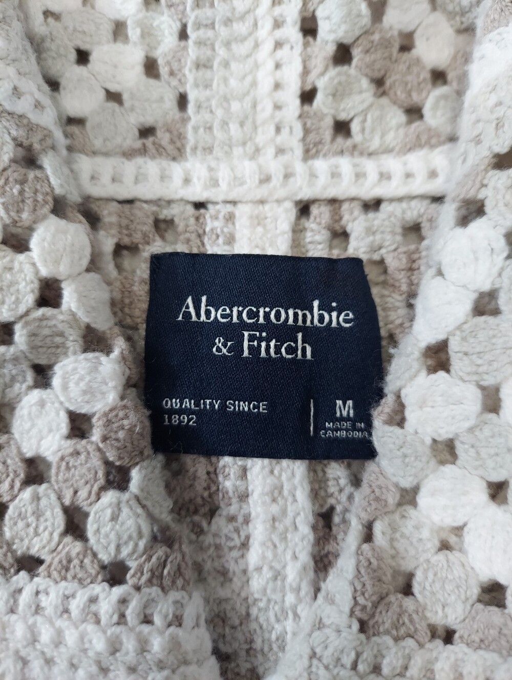Abercrombie & Fitch Crochet Granny Square Knit Beige Camp Collar Shirt Men M - Picture 3 of 7